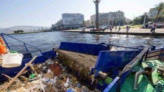 İzmir Körfezinden 1,2 milyon ton dip çamuru, binlerce ton atık temizlendi