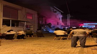 İzmirde bir otelde çıkan yangında patlama sesi paniğe neden oldu