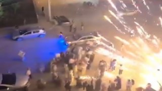 İzmirde nişan kutlamasında büyük panik: Havai fişek kalabalığın üzerine patladı