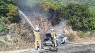 İzmirde otomobil yangını korkuttu