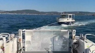 İzmirde Sahil Güvenlikten iki ayrı operasyon: 3 kişi kurtarıldı, 18 göçmen yakalandı