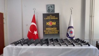 İzmir'de suç örgütlerine yönelik eş zamanlı operasyon: 10 tutuklama