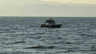 İznik Gölünde akıntıya kapılan emekli polis hayatını kaybetti, oğlu kurtarıldı