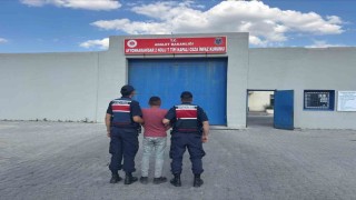 Jandarma çeşitli suçlardan aranan 35 kişiyi yakaladı