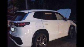 Kadıköyde iki otomobil çarpıştı: 2 yaralı