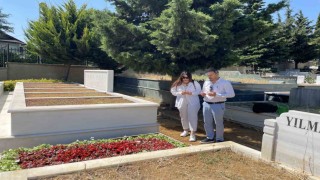 Kadir İnanırın kabri çiçeklerle donatıldı: Sevenleri yalnız bırakmadı