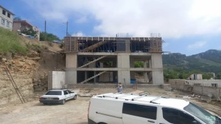 Kahramanmaraşta inşaattan düşen işçi ağır yaralandı