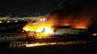 Kahramanmaraştaki fabrika yangını dron ile görüntülendi