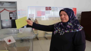 Kalp krizi geçirerek hayatını kaybetmişti, mahalle yeni muhtarını seçmek için sandık başına gitti