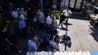 Kalp krizinden ölen arkadaşının cenazesinde kalp krizi geçirdi