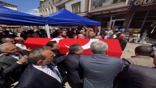 Kalp krizine yenik düşen Vali Yardımcısı Şenol Esmer memleketi Trabzonda toprağa verildi