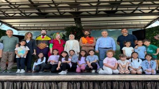 Kamyon tiyatrosu Gümüşova ve Gölyakada çocuklarla buluştu