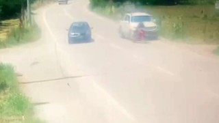Kamyonet ile motosiklet böyle çarpıştı: 1 ağır yaralı