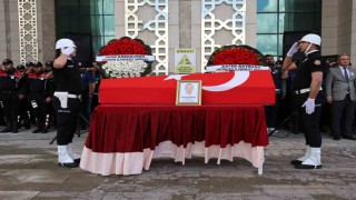 Kanser nedeniyle hayatını kaybeden polis memuru son yolculuğuna uğurlandı