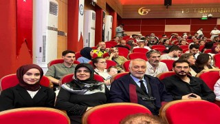 Karabük Üniversitesinde örnek başarı hikayesi: Baba ve kızı aynı gün diploma aldı