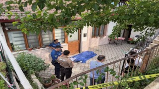 Karabükte bir kişi bahçede ölü bulundu