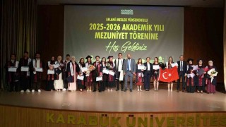Karabükte meslek yüksekokullarında mezuniyet coşkusu