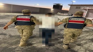 Karaköprüde aranan şahıs yakalandı