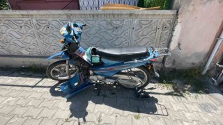 Karamanda ciple çarpışan motosikletli yaralandı