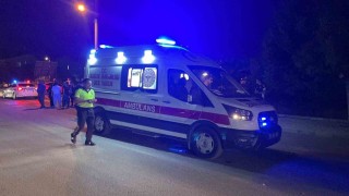 Karamanda otomobille çarpışan elektrikli bisikletin sürücüsü yaralandı