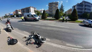 Karamanda otomobille elektrikli bisiklet çarpıştı: 1 yaralı