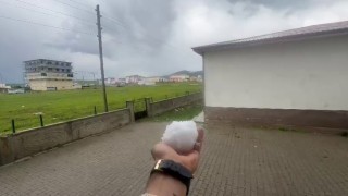 Karayazıda ceviz büyüklüğündeki dolu şaşırttı