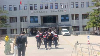 Karnından vurulmuş halde bulunan adamın cinayete kurban gittiği belirlendi