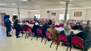 Karsta Emniyetli mahallelerde ilk yardım farkındalığı projesi vatandaşlarla buluştu