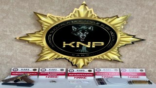 Karsta torbacılara narkotik darbesi: 1 kişi tutuklandı