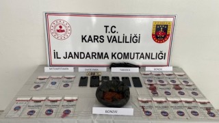 Karsta zehir tacirlerine darbe: 7 tutuklama, uyuşturucu ve sahte dolar ele geçirildi