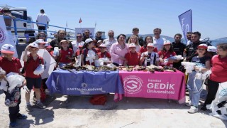 Kartal Sahilinde Su Yoksa Hayat Yok buluşması: Deniz dibindeki atık malzemeler temizlendi