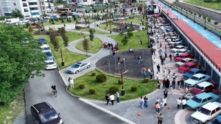 Kastamonuda geçmişe yolculuk: Klasik otomobillere vatandaşlardan yoğun ilgi