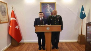 Kaymakam Acardan 5. Komando Tugay Komutanlığına ziyaret