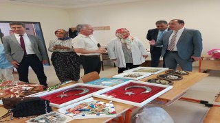 Kaymakam Türker Halk Eğitimi Merkezi kursiyerleriyle bir araya geldi