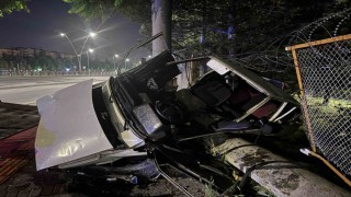 Kayseride kontrolden çıkan otomobil bahçeye uçtu: 3 yaralı