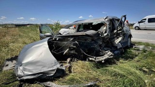 Kazada hurdaya dönen otomobilin sürücüsü hayatını kaybetti