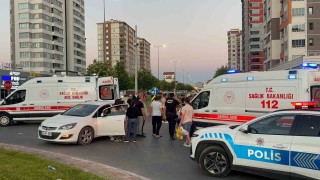 Kazada yaralanan motosiklet sürücüsüne ilk müdahale Çevik Kuvvet Şube Müdüründen
