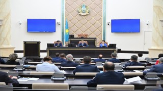 Kazakistan parlamentosu son oturumunu gerçekleştirdi