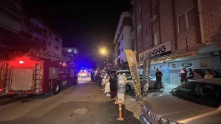 Kentsel dönüşümdeki apartmanda çıkan yangın mahalleliyi sokağa döktü