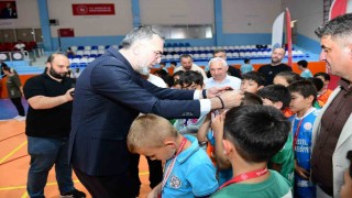 Kestel Belediyesinden genç sporculara çifte destek