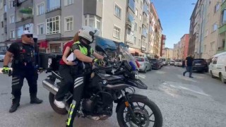 Kimliğini evde unutan öğrenciyi polis sınava yetiştirdi