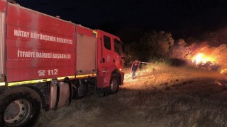 Kırıkhanda otluk alandan alevler yükseldi