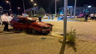Kırmızı ışıkta dehşet: Genç motosikletli 36,5 metre sürüklendi
