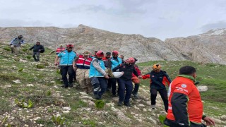 Kırsalda düşerek bacağını kıran şahıs 5 saatlik çalışmayla kurtarıldı