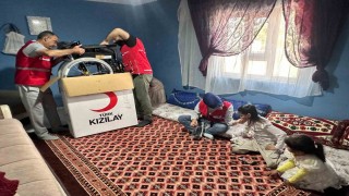 Kızılaydan özel bireylere tekerlekli sandalye desteği