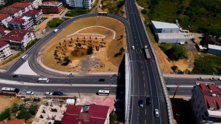 Kocaelide 6 ayda tamamlanan köprülü kavşakta ilk sürüş TOGG ile yapıldı