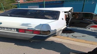 Kocaelide kaldırıma çarpan otomobilin sürücüsü yaralandı