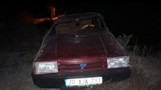 Kontrolden çıkan otomobil dereye düştü: 2 yaralı