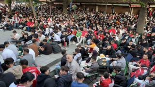Konyalı vatandaşlar milli maç heyecanını dev ekranda yaşadı