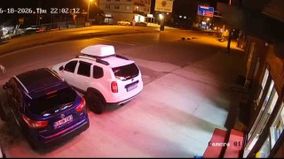 Köpeğe çarpmamak için yaptığı manevra hayatına mal oldu